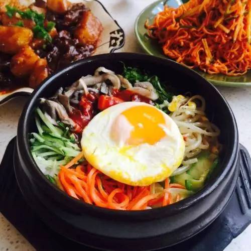 Bibimbap (石锅拌饭）